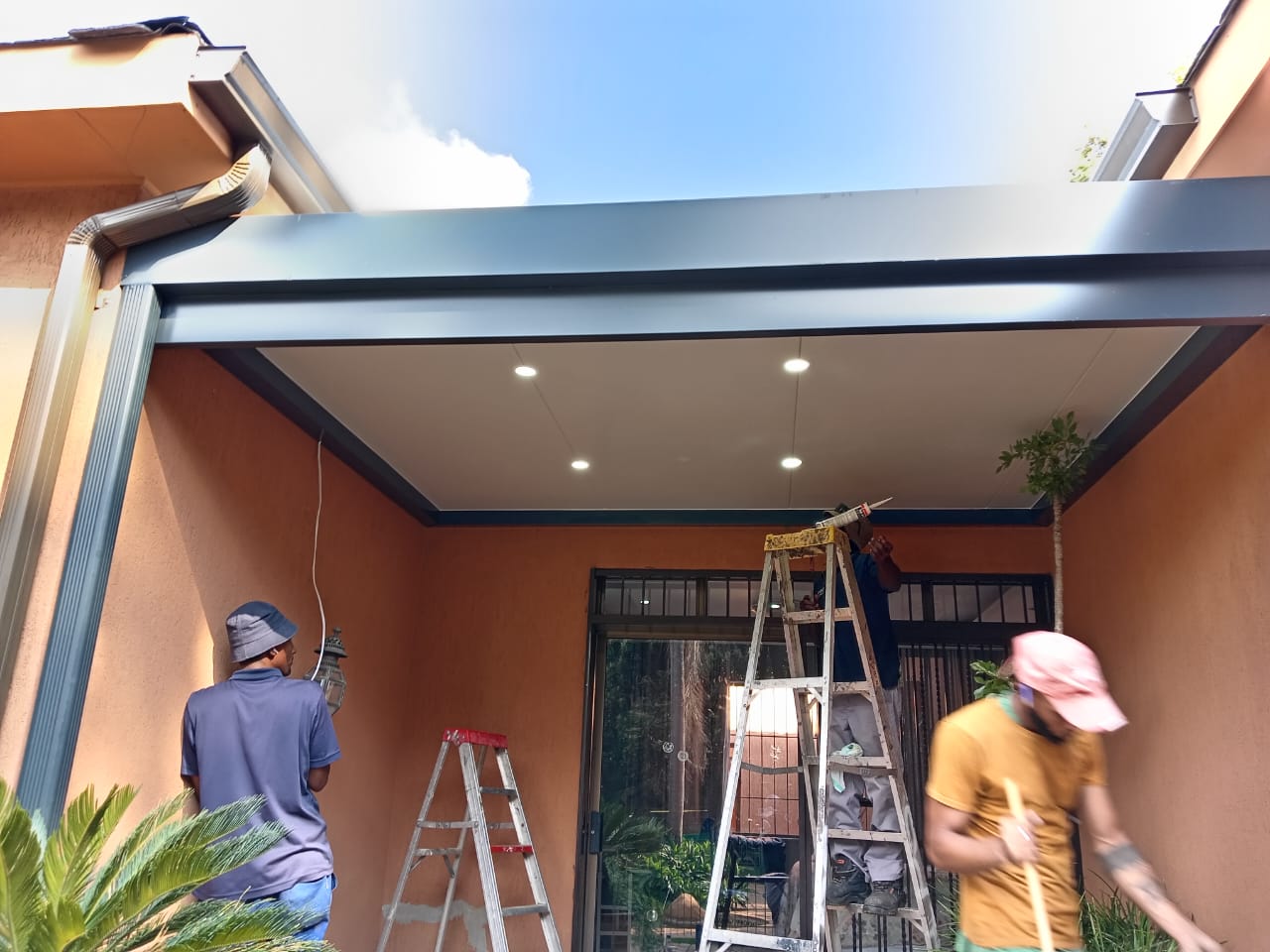 Insulated ceiling with stack doors, Kew